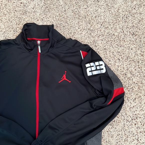 Air Jordan Nike dri fit zip up jacket. Size M - Picture 2 of 10